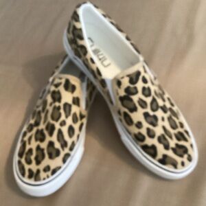 NWOT Cull4U Leopard Print Women's Loafers